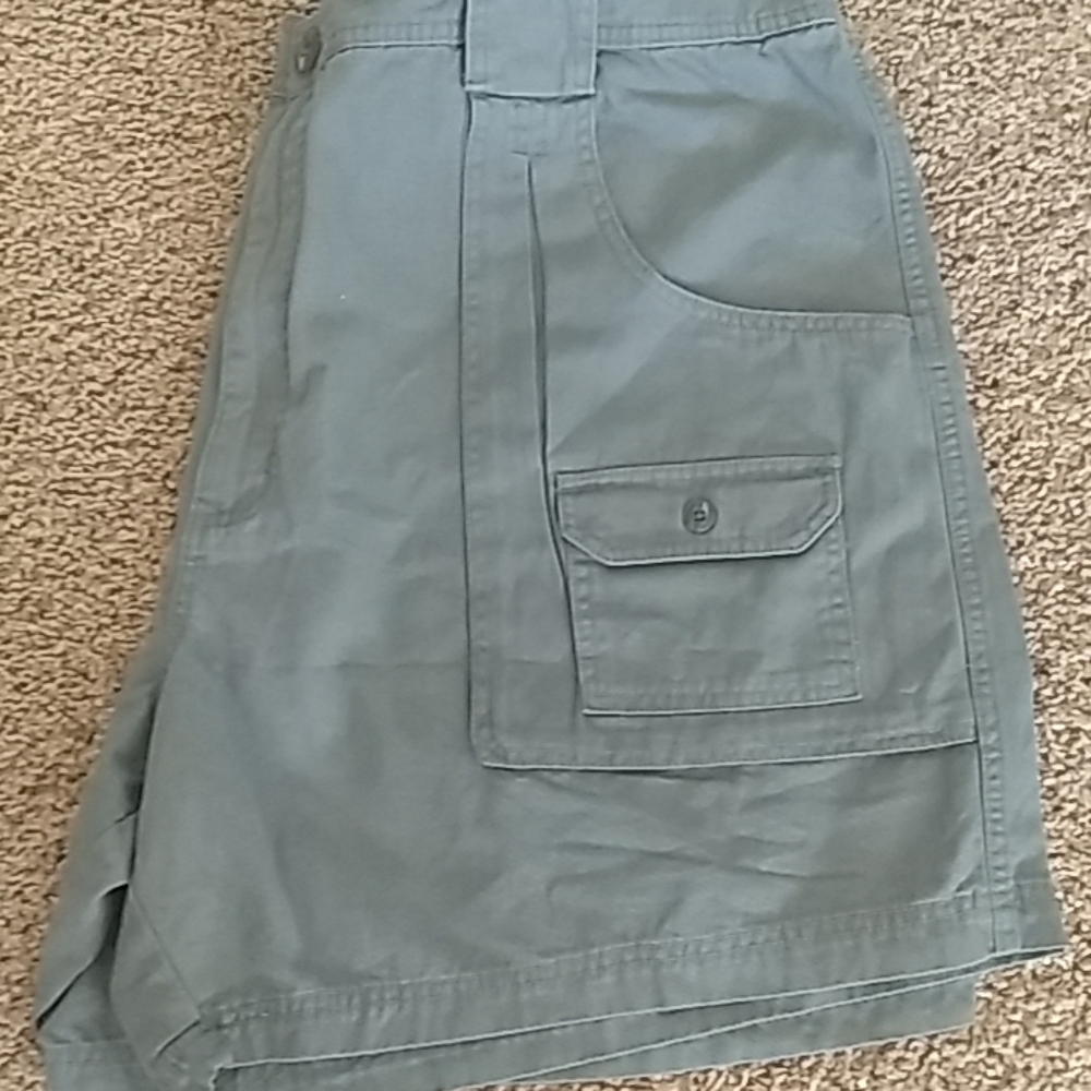 Men's kaki shorts